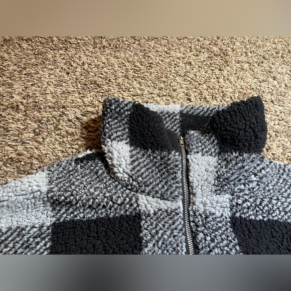 Plaid Fuzzy Jacket - Picture 7 of 8